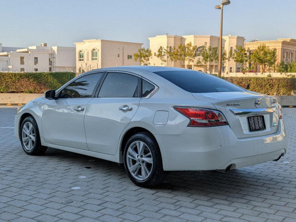 Nissan Altima 2016/ White LHD Petrol AT Sedan 2WD view 10