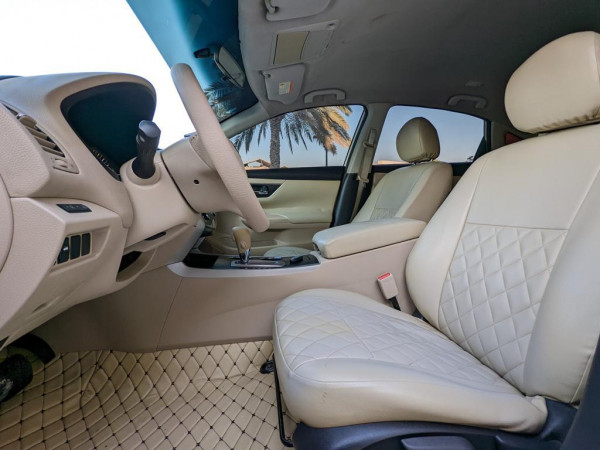 Nissan Altima 2016/ White LHD Petrol AT Sedan 2WD view 12