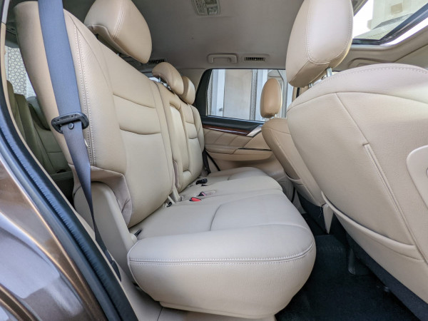 Mitsubishi Montero 2016  Brown LHD Petrol AT SUV 4WD view 3