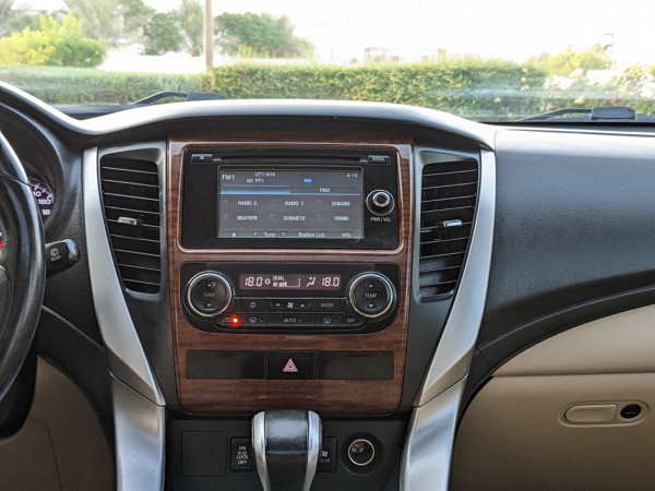 Mitsubishi Montero 2016  Brown LHD Petrol AT SUV 4WD view 6