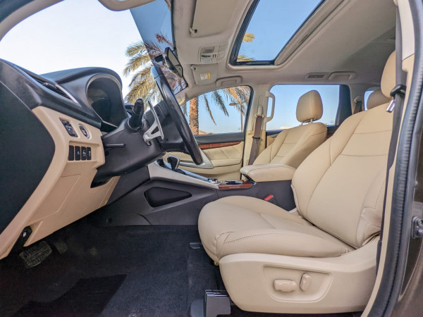 Mitsubishi Montero 2016  Brown LHD Petrol AT SUV 4WD view 8