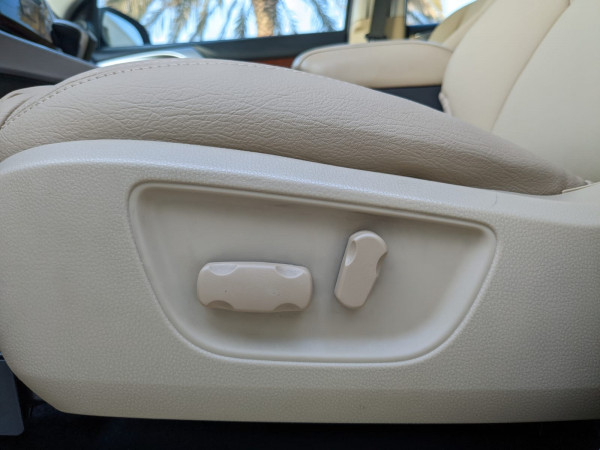 Mitsubishi Montero 2016  Brown LHD Petrol AT SUV 4WD view 9