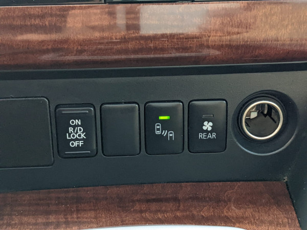 Mitsubishi Montero 2016  Brown LHD Petrol AT SUV 4WD view 14