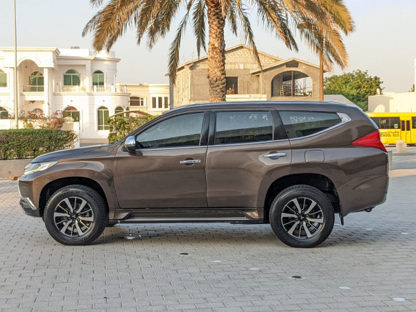 Mitsubishi Montero 2016  Brown LHD Petrol AT SUV 4WD view 15