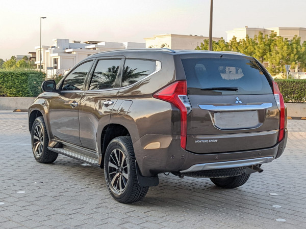 Mitsubishi Montero 2016  Brown LHD Petrol AT SUV 4WD view 16