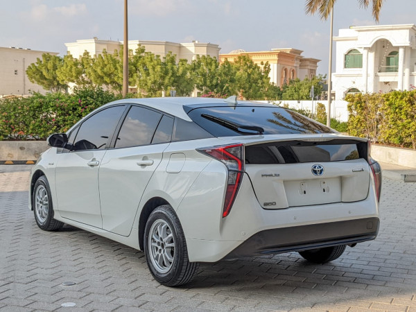 Toyota Prius 2017  White LHD Hybrid AT Sedan 2WD view 15