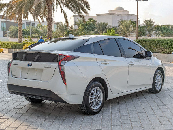 Toyota Prius 2017  White LHD Hybrid AT Sedan 2WD view 18