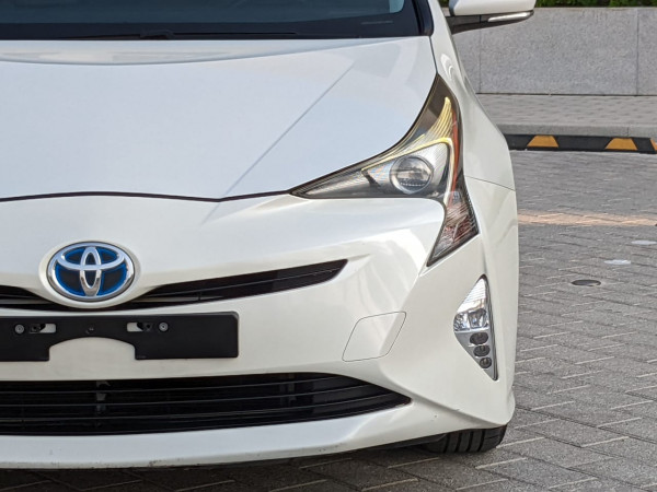 Toyota Prius 2017  White LHD Hybrid AT Sedan 2WD view 20