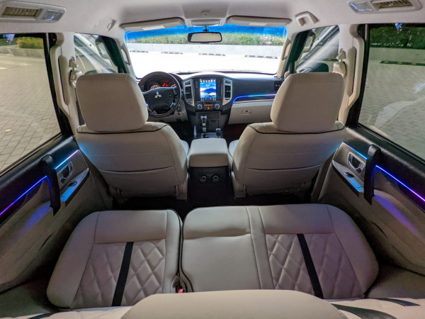 Mitsubishi Pajero 2017  Black LHD Petrol AT SUV 4WD view 5
