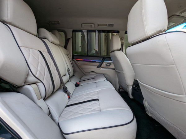 Mitsubishi Pajero 2017  Black LHD Petrol AT SUV 4WD view 7