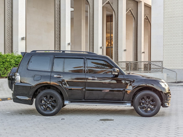 Mitsubishi Pajero 2017  Black LHD Petrol AT SUV 4WD view 15