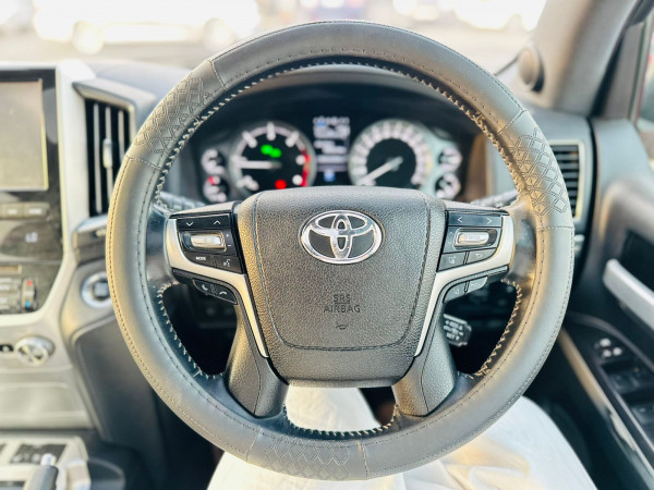 Toyota Land Cruiser 2018  Grey RHD Diesel AT SUV 4WD view 4