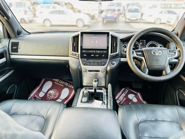 Toyota Land Cruiser 2018  Grey RHD Diesel AT SUV 4WD view 9