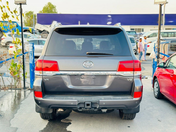 Toyota Land Cruiser 2018  Grey RHD Diesel AT SUV 4WD view 14