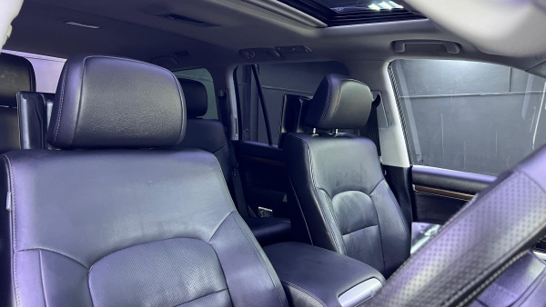Toyota Land Cruiser 2018  Silver RHD Diesel AT SUV 4WD view 4