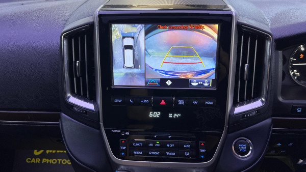 Toyota Land Cruiser 2018  Silver RHD Diesel AT SUV 4WD view 10