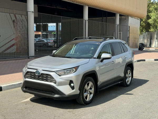 Toyota RAV 4 2019  Silver LHD Hybrid AT SUV Crossover 2WD view 11