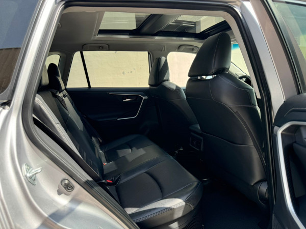 Toyota RAV 4 2019  Silver LHD Hybrid AT SUV Crossover 2WD view 18