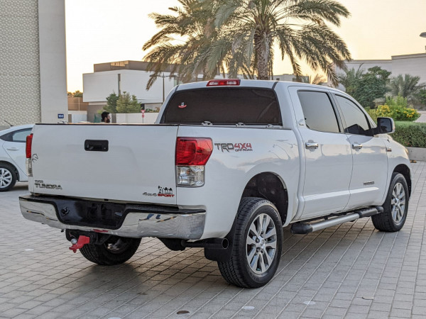 Toyota Tundra 2010  White LHD Petrol AT Pickup 4WD view 15