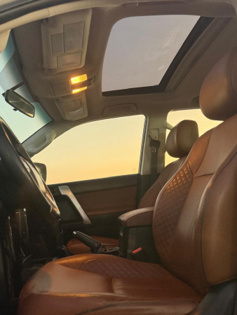 Toyota LAND CRUISER PRADO 2016/ Silver LHD Petrol AT SUV 4WD view 3