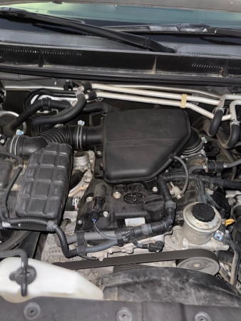Toyota LAND CRUISER PRADO 2016/ Silver LHD Petrol AT SUV 4WD view 6