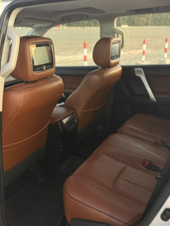 Toyota LAND CRUISER PRADO 2016/ Silver LHD Petrol AT SUV 4WD view 12
