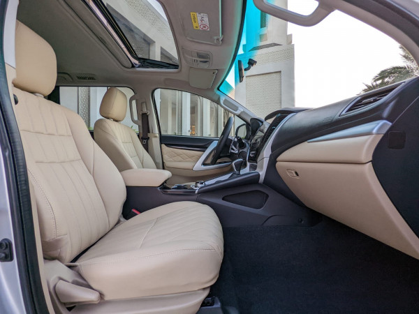 Mitsubishi Montero 2019  Silver LHD Petrol AT SUV 4WD view 3
