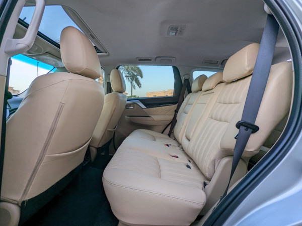 Mitsubishi Montero 2019  Silver LHD Petrol AT SUV 4WD view 7