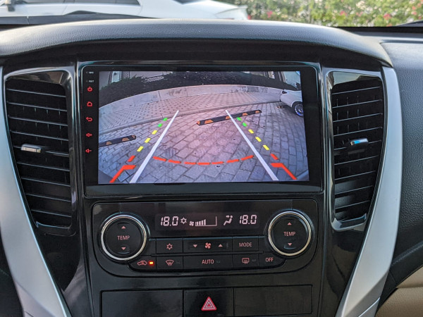 Mitsubishi Montero 2019  Silver LHD Petrol AT SUV 4WD view 13