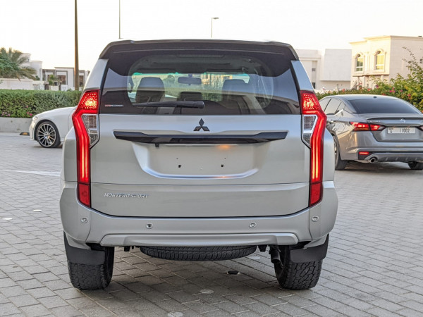 Mitsubishi Montero 2019  Silver LHD Petrol AT SUV 4WD view 16
