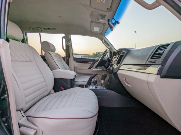 Mitsubishi Pajero 2017  Grey LHD Petrol AT SUV 4WD view 7