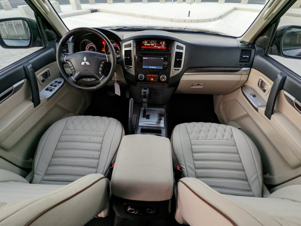 Mitsubishi Pajero 2017  Grey LHD Petrol AT SUV 4WD view 8