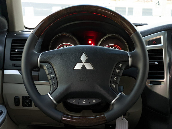 Mitsubishi Pajero 2017  Grey LHD Petrol AT SUV 4WD view 13