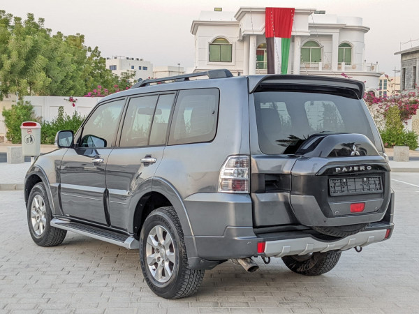 Mitsubishi Pajero 2017  Grey LHD Petrol AT SUV 4WD view 19