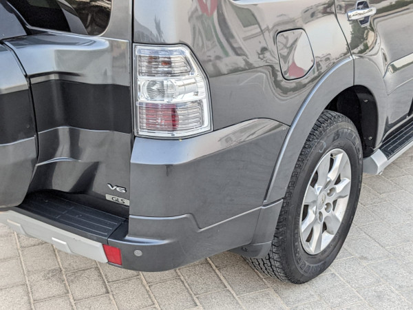 Mitsubishi Pajero 2017  Grey LHD Petrol AT SUV 4WD view 22