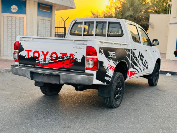 Toyota Hilux 2013  White LHD Diesel MT Pickup 4WD