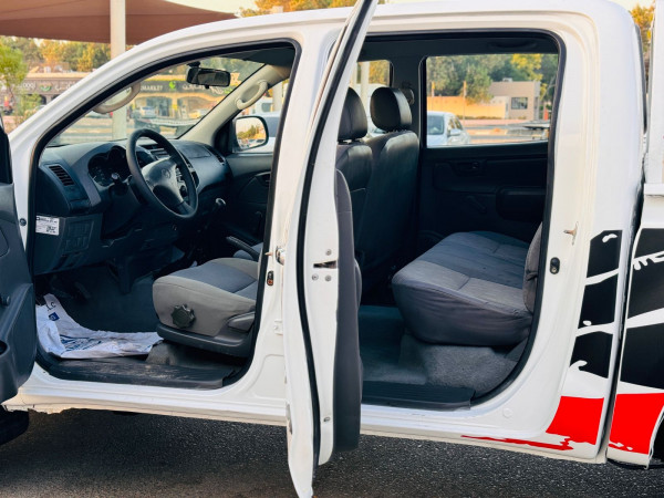 Toyota Hilux 2013  White LHD Diesel MT Pickup 4WD view 4