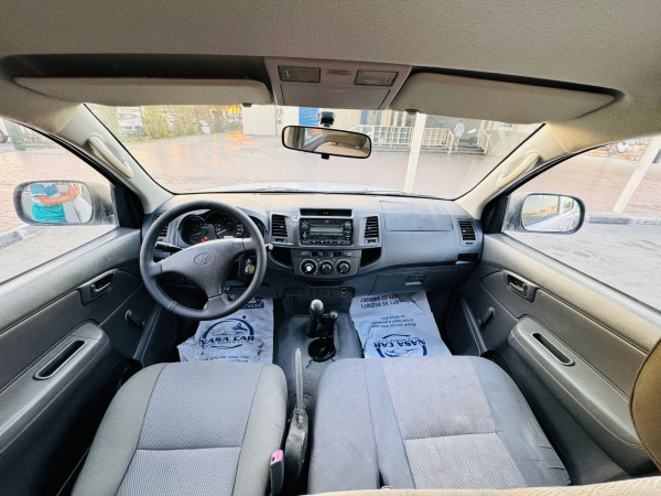 Toyota Hilux 2013  White LHD Diesel MT Pickup 4WD view 12