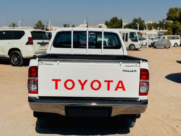 Toyota Hilux 2015/ White LHD Diesel MT Pickup 4WD