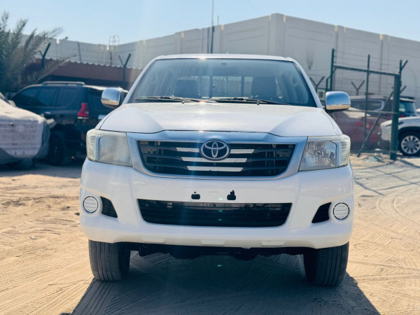 Toyota Hilux 2015/ White LHD Diesel MT Pickup 4WD view 5