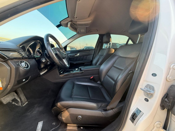 Mercedes-Benz E 300 2013/ White LHD Petrol AT Sedan 4WD view 3