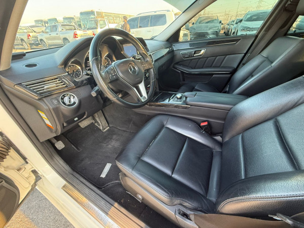 Mercedes-Benz E 300 2013/ White LHD Petrol AT Sedan 4WD view 6