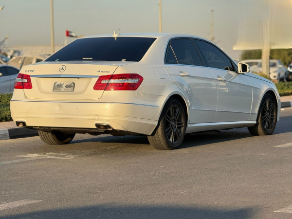 Mercedes-Benz E 300 2013/ White LHD Petrol AT Sedan 4WD view 10