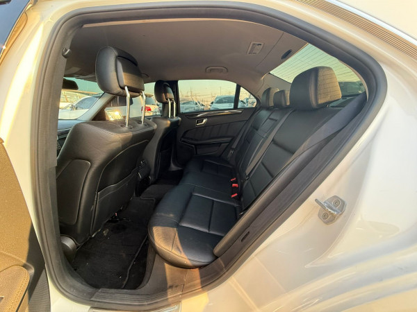 Mercedes-Benz E 300 2013/ White LHD Petrol AT Sedan 4WD view 13