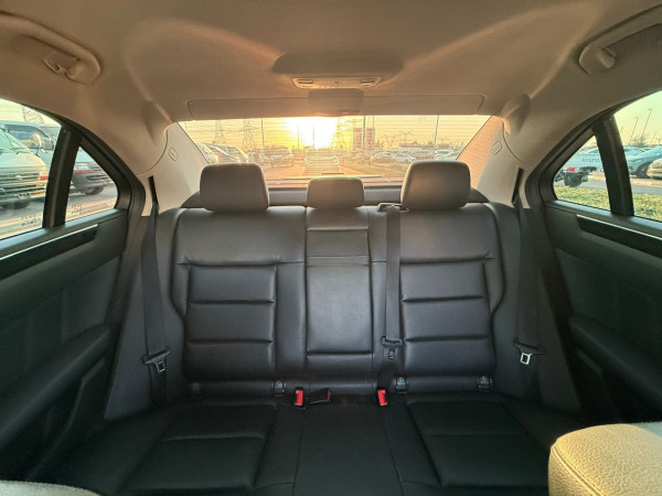 Mercedes-Benz E 300 2013/ White LHD Petrol AT Sedan 4WD view 14