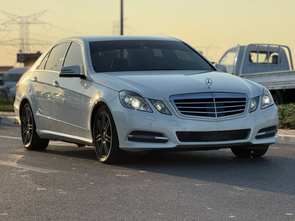 Mercedes-Benz E 300 2013/ White LHD Petrol AT Sedan 4WD view 15