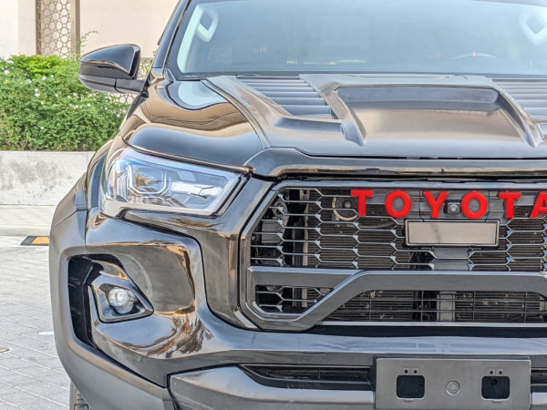 Toyota Hilux 2017  Black LHD Petrol AT Pickup 4WD view 5