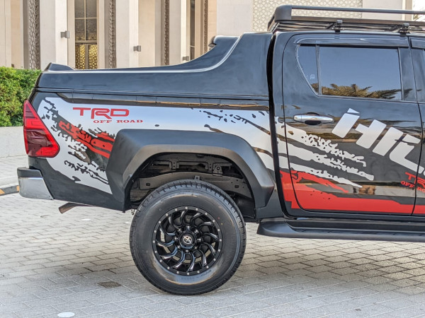 Toyota Hilux 2017  Black LHD Petrol AT Pickup 4WD view 6