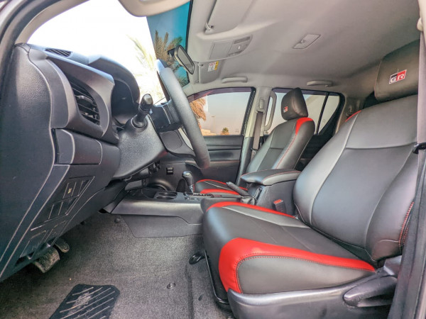 Toyota Hilux 2017  Black LHD Petrol AT Pickup 4WD view 9