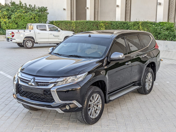Mitsubishi Montero 2016  Black LHD Petrol AT SUV 4WD